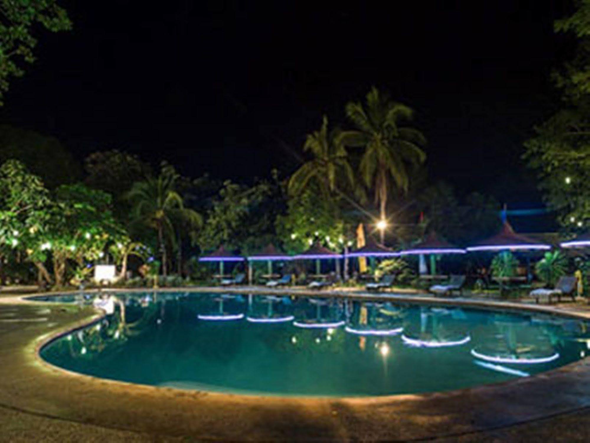 Matabungkay Beach Hotel Lian Kültér fotó