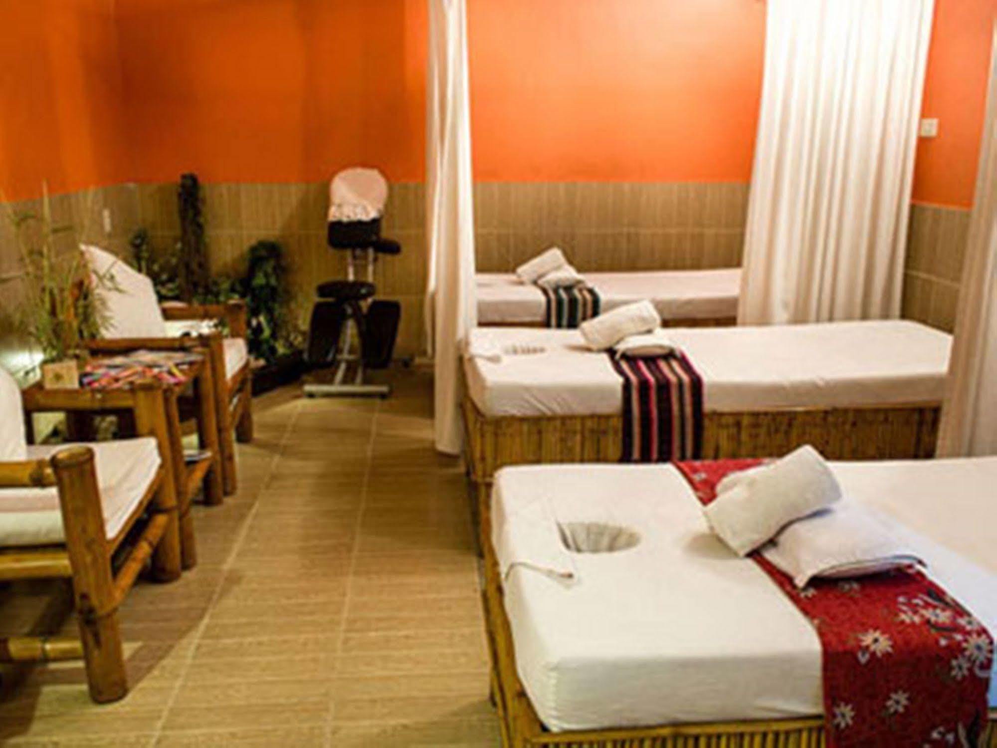 Matabungkay Beach Hotel Lian Kültér fotó