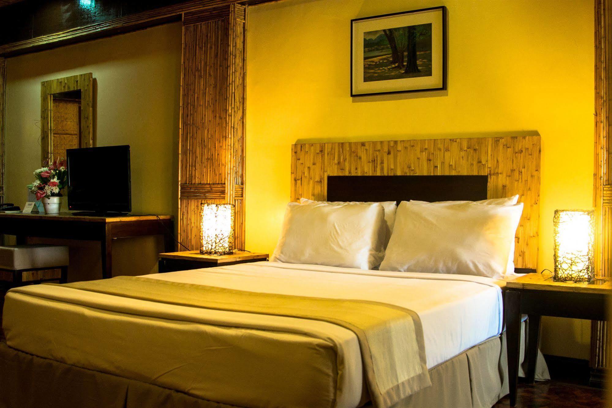 Matabungkay Beach Hotel Lian Kültér fotó